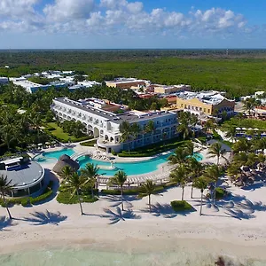 Dreams & Rezort Tulum